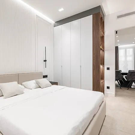 La Victoire Apartment *