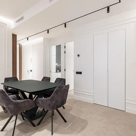 La Victoire Apartment *