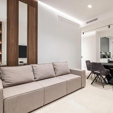 La Victoire Apartment *