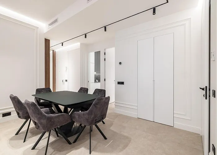 La Victoire Apartment *