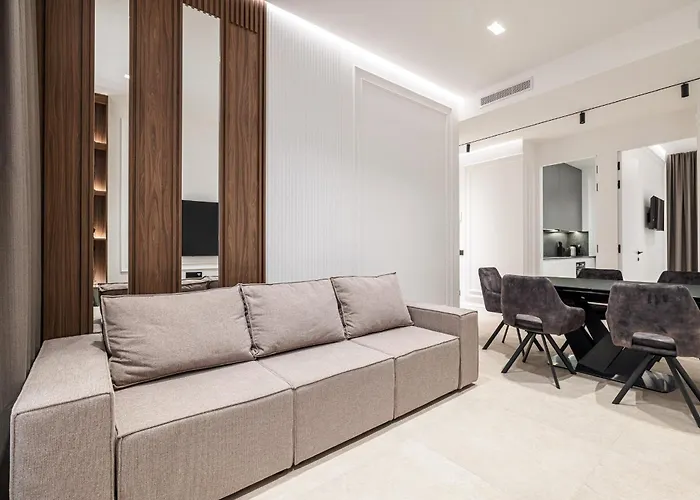 La Victoire Apartment *